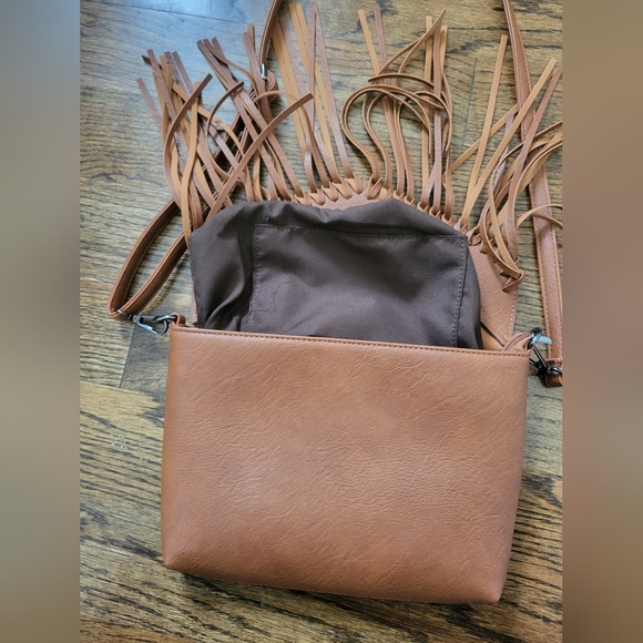 Bundle Of Two Faux Leather Purses - Picture 14 of 15